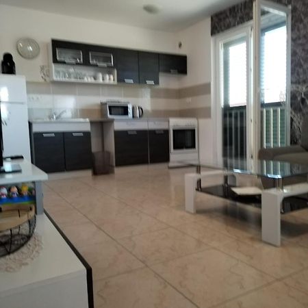 Gabriela Apartment Nin Bagian luar foto