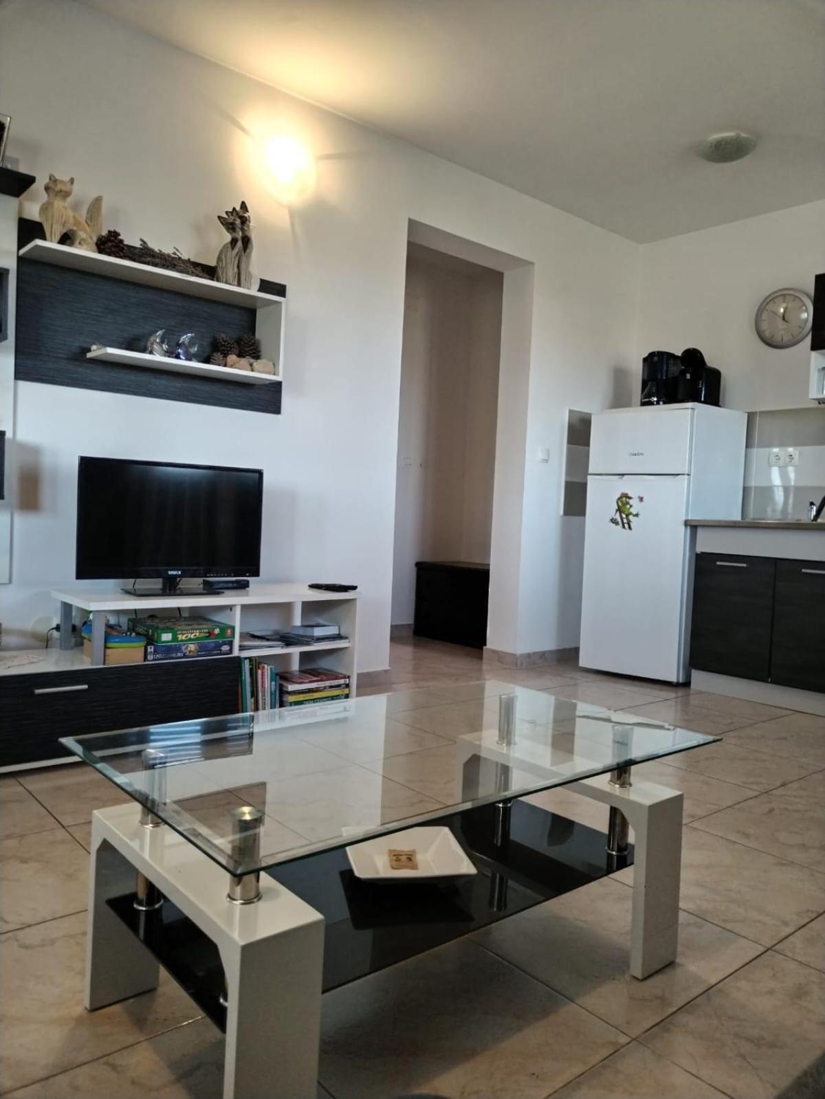 Gabriela Apartment Nin Bagian luar foto