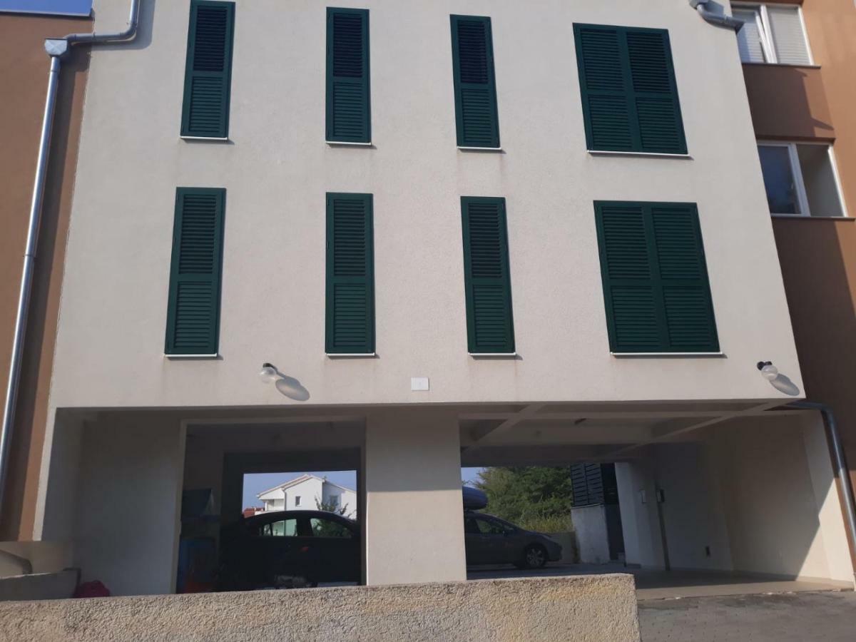 Gabriela Apartment Nin Bagian luar foto